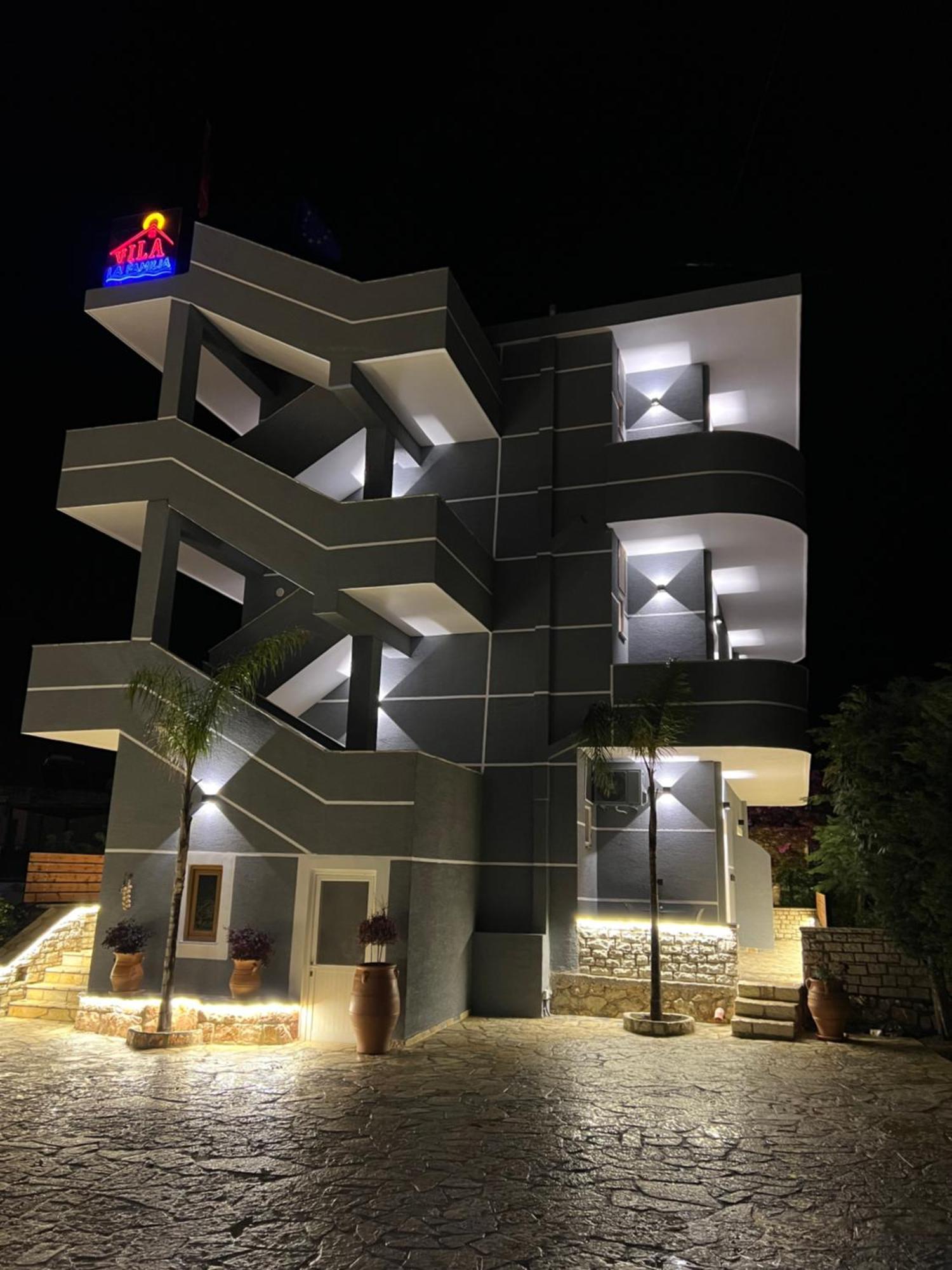 Vila La Familia Ксамил Экстерьер фото