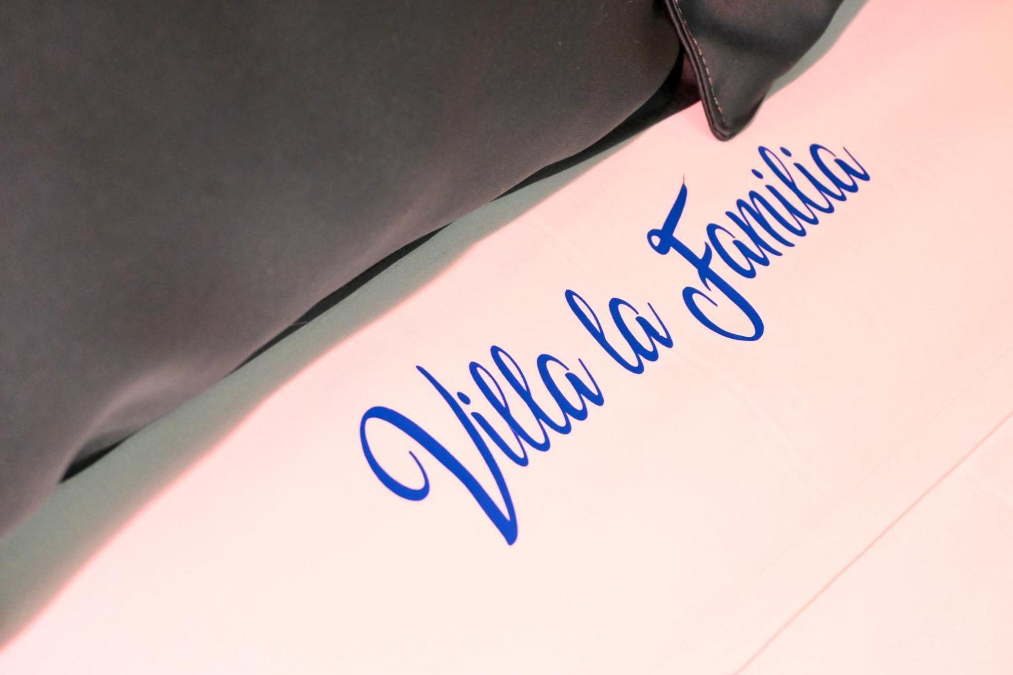 Vila La Familia Ксамил Экстерьер фото